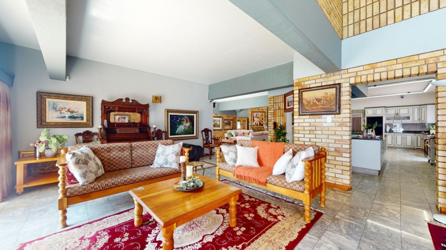 6 Bedroom Property for Sale in Van Der Hoff Park North West